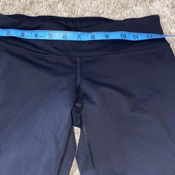 Lululemon Athletica Capris with Fringe (Size 6) - Picture 7 of 9